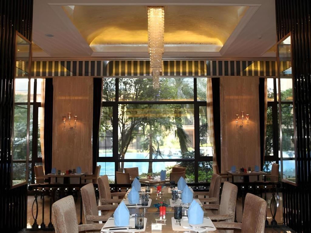 Chateau Starriver Guangzhou Peninsula Exterior photo